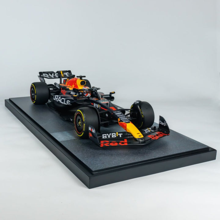 MINICHAMPS 1:12 RED BULL RACING HONDA RB19 - MAX VERSTAPPEN - 2ND PLACE QATAR SPRINT RACE - WORLD CHAMPION 2023