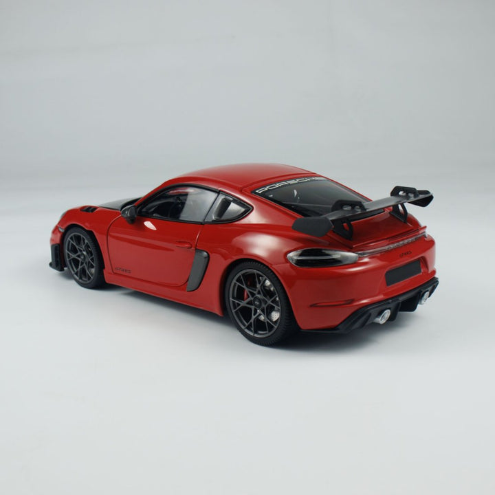 Minichamps 1:18 Caymen 718 Caymen GT4 RS Weissach Package