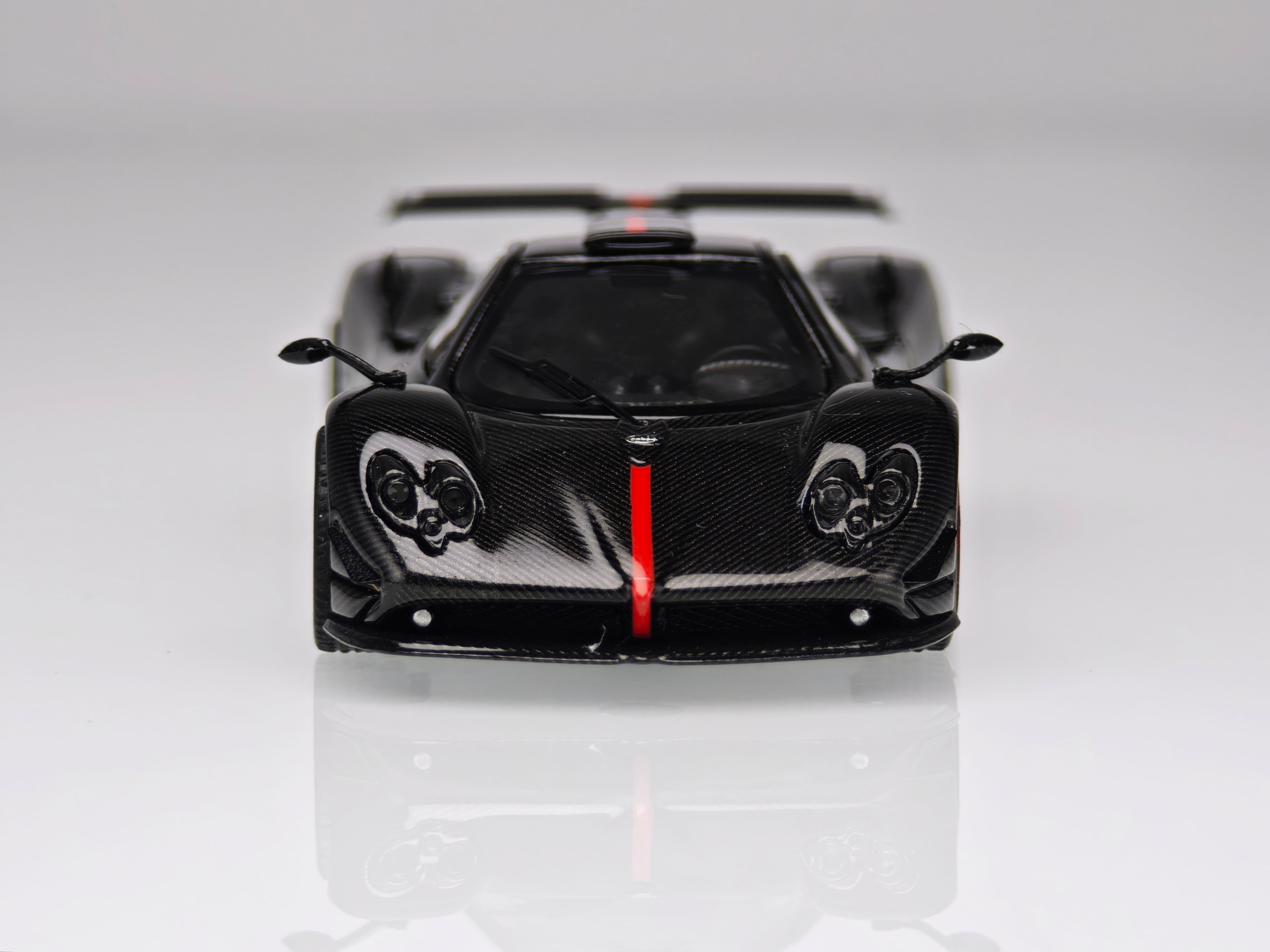 Fiberrun Model 1:64 Pagani Zonda Cinque - Full Carbon – Horizon