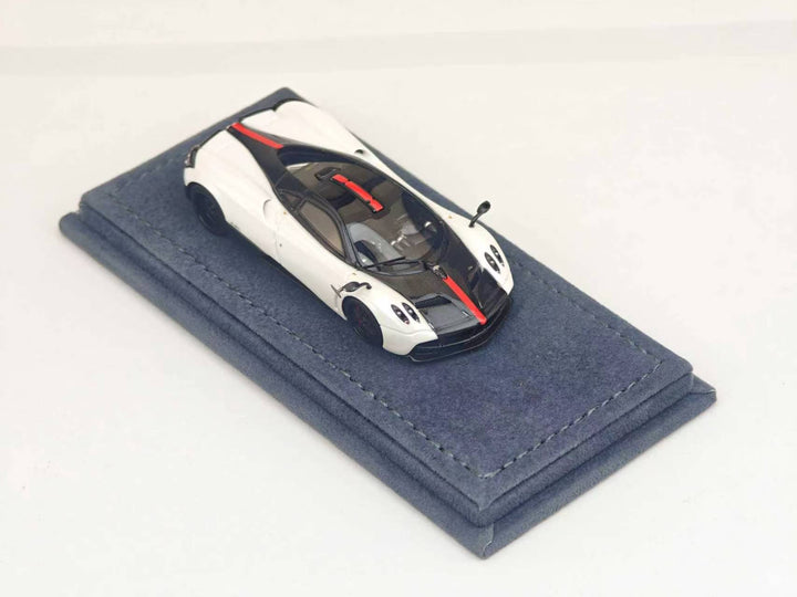 [Preorder] GRADE PRO 1:64 Pagani Huayra (6 Colours)