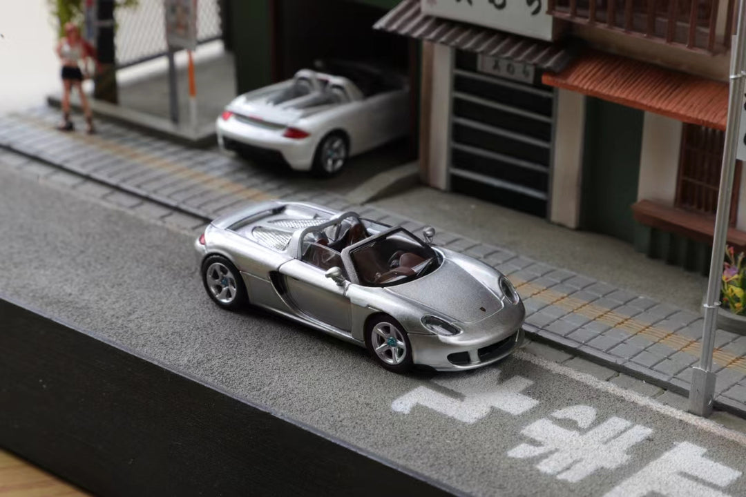 Funny Model 1:64 Porsche Carrera GT (3 Colours)