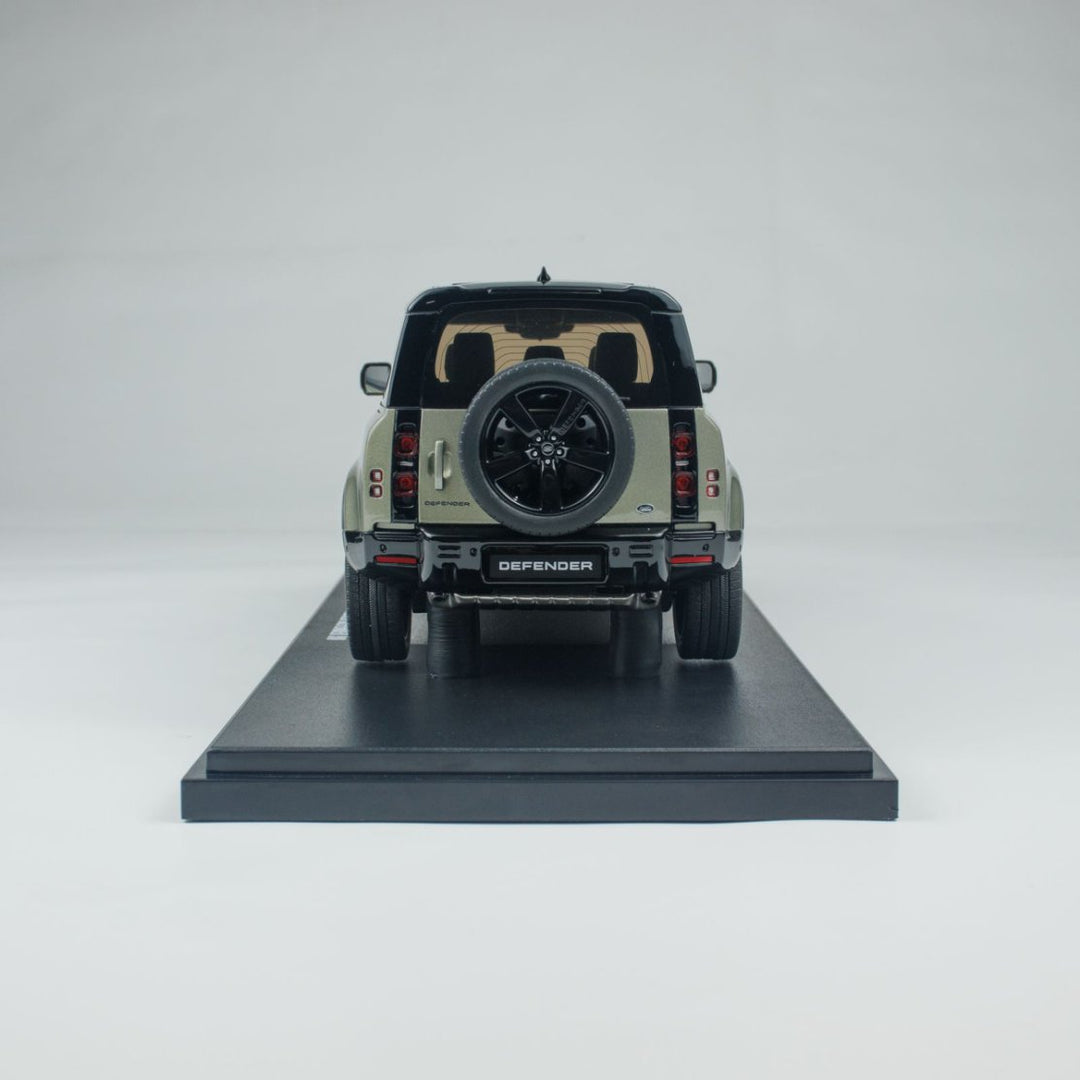 GT Spirit 1:18 LAND ROVER DEFENDER P400 X-DYNAMIC HSE PANGEA GREEN 2021 GT517