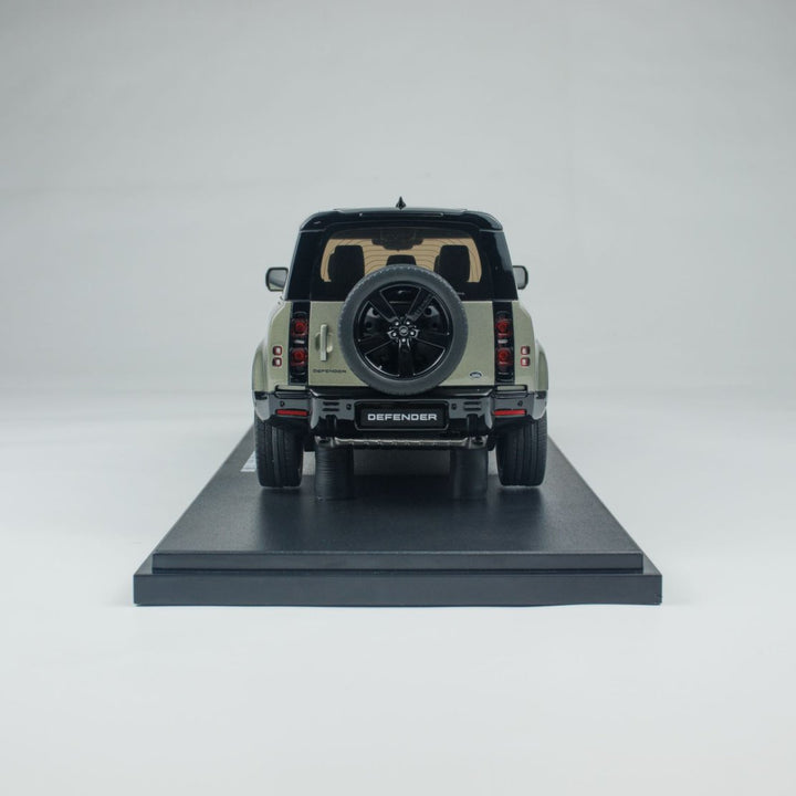 GT Spirit 1:18 LAND ROVER DEFENDER P400 X-DYNAMIC HSE PANGEA GREEN 2021 GT517