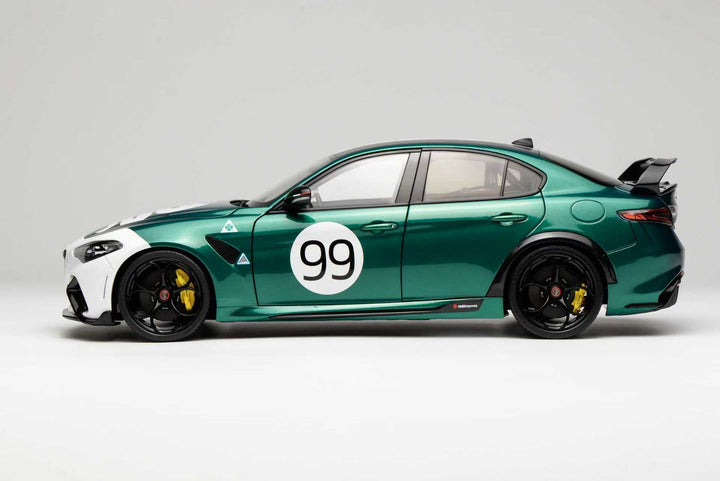 MOTORHELIX 1:18 Alfa Romeo Giulia GTAm Green Livery Two-Tone 