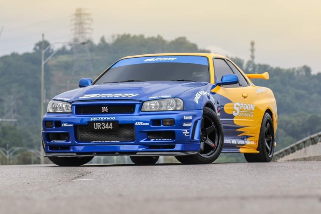 [Preorder] Fast Speed 1:64 Nissan Skyline GT-R R34 5th generation BNR34 - Spoon Blue Yellow