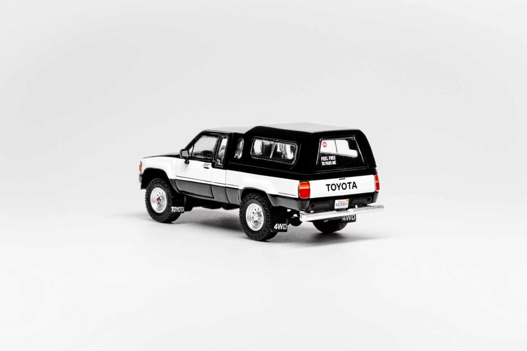 [Preorder] GCD 1:64 Toyota Hilux SR5 XTRA Cab 1985 (LHD) (3 Colours) KS-087-641/ KS-087-642/ KS-087-643