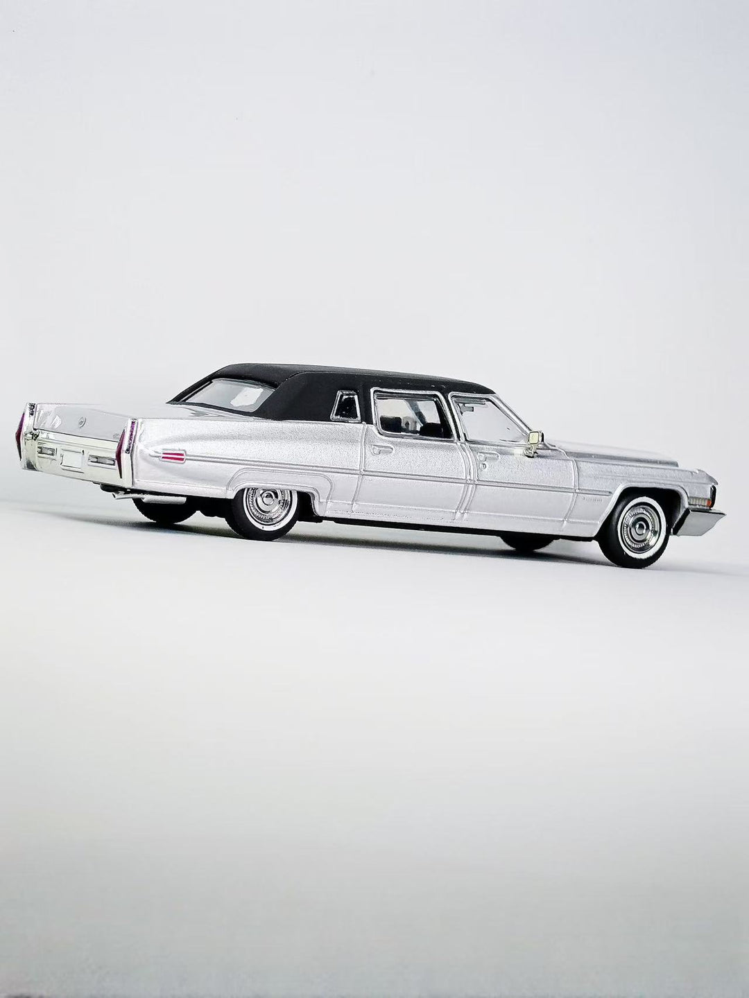 [Preorder] MK Miniatures 1:64 Cadillac Series 75 Fleetwood (3 Versions)
