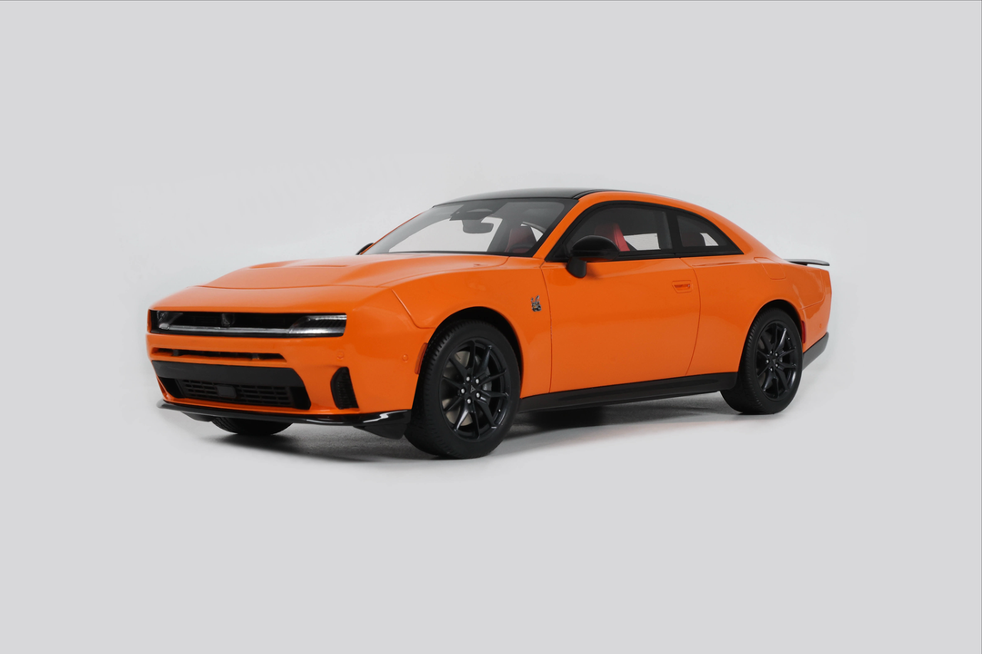 [Preorder] GT Spirit 1:18 Dodge Charger R/T Peel Out Orange GT1021