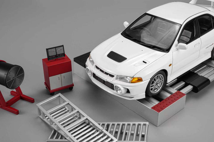 [Preorder] MOTORHELIX 1:18 Mitsubishi Lancer Evolution VI GSR Scottish White/with Dynamometer M84013
