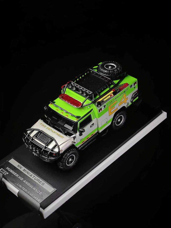 [Preorder] MK Miniatures 1:64 Hummer H2 Ambulance Silver with green Livery