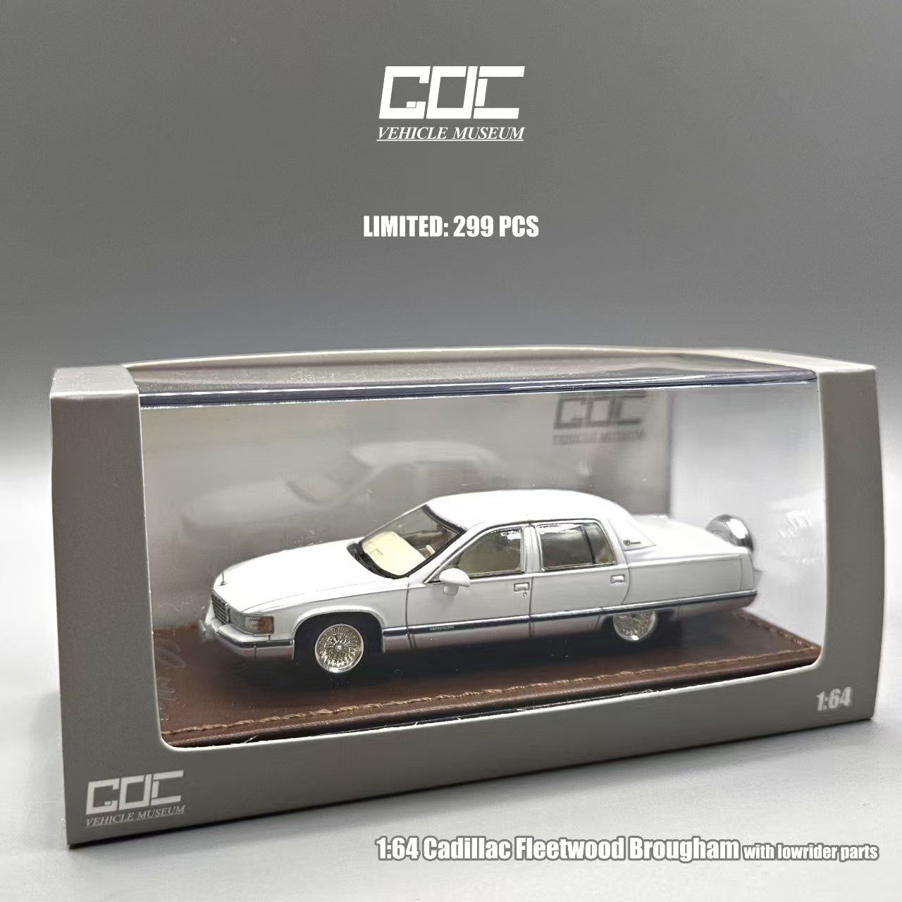 ミニカー 1/64 Cadillac Fleetwood 1993-1996 Cadillac Fleetwood Sedan Silver 1/64 Limited