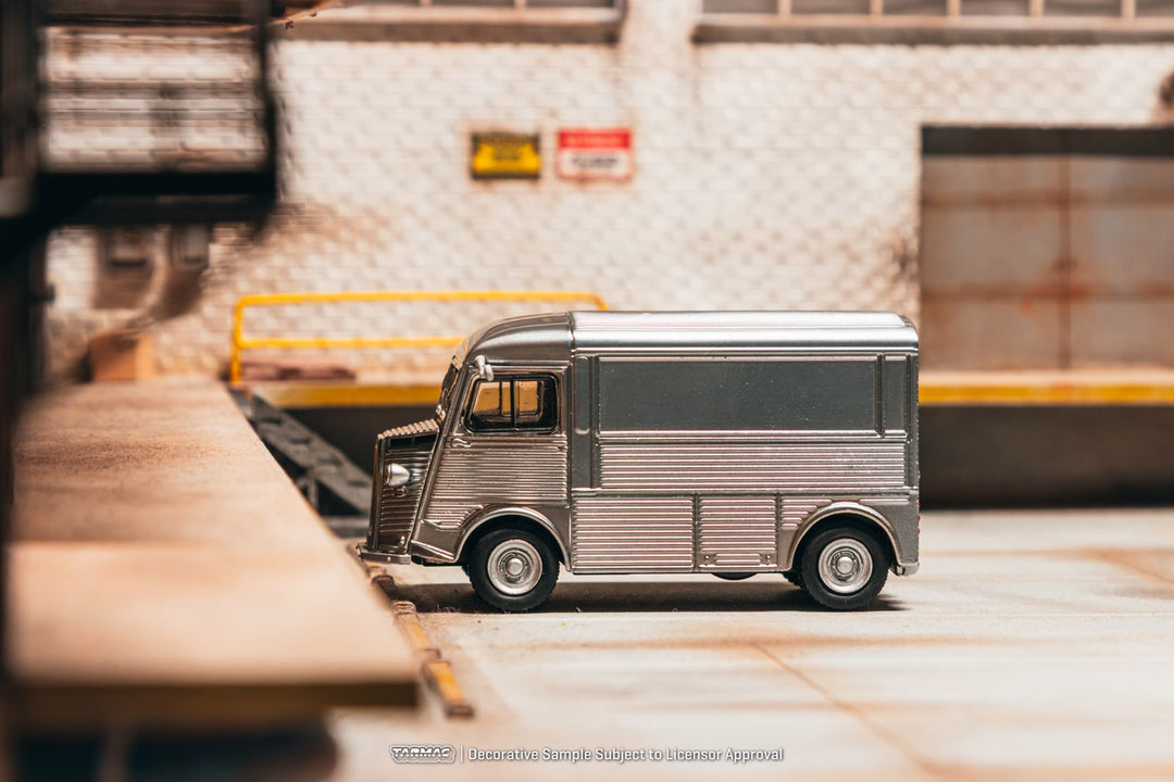 [Preorder] Tarmac Works 1:64 Citroen Type H – Silver – Global64 – Limited Edition T64G-102-SL-B