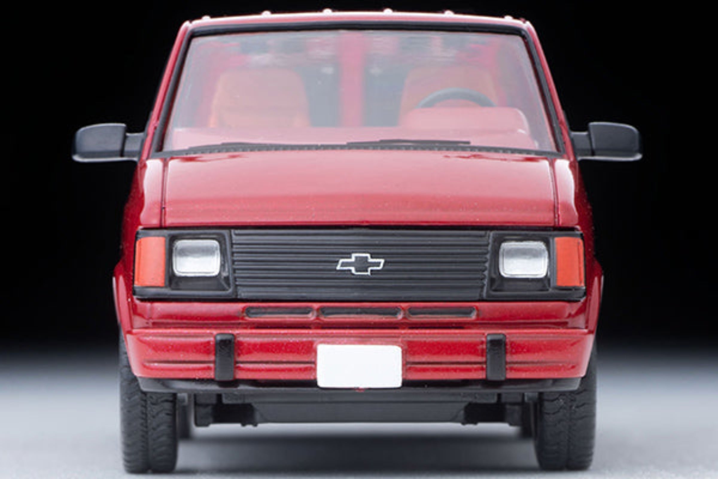 Tomytec TLVN 1:64 Chevrolet Astro Van (red) – Horizon Diecast
