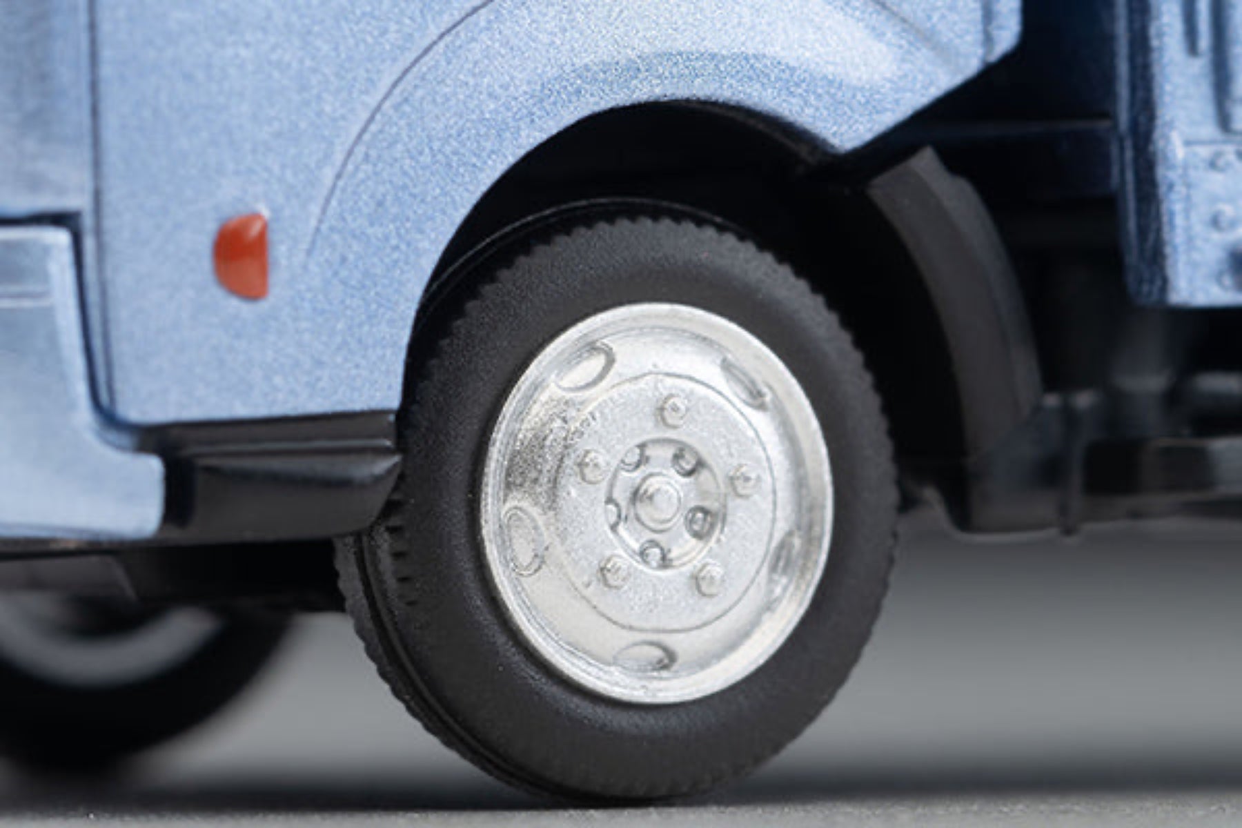 Tomytec TLVN 1:64 Nissan Atlas (F24) Long Body Full Super Low