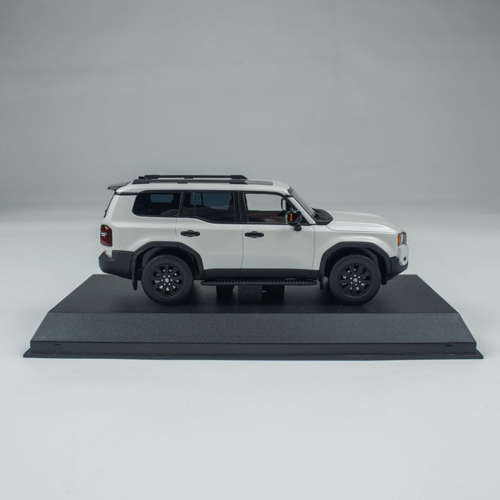 [Online Only] Kyosho 1:43 Toyota Land Cruiser 250 ZX First Edition KS03927PW1