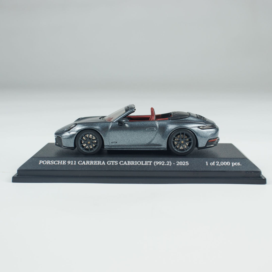 Minichamps 1:64 PORSCHE 911 (992.2) CARRERA GTS CABRIOLET CLDC 643064134