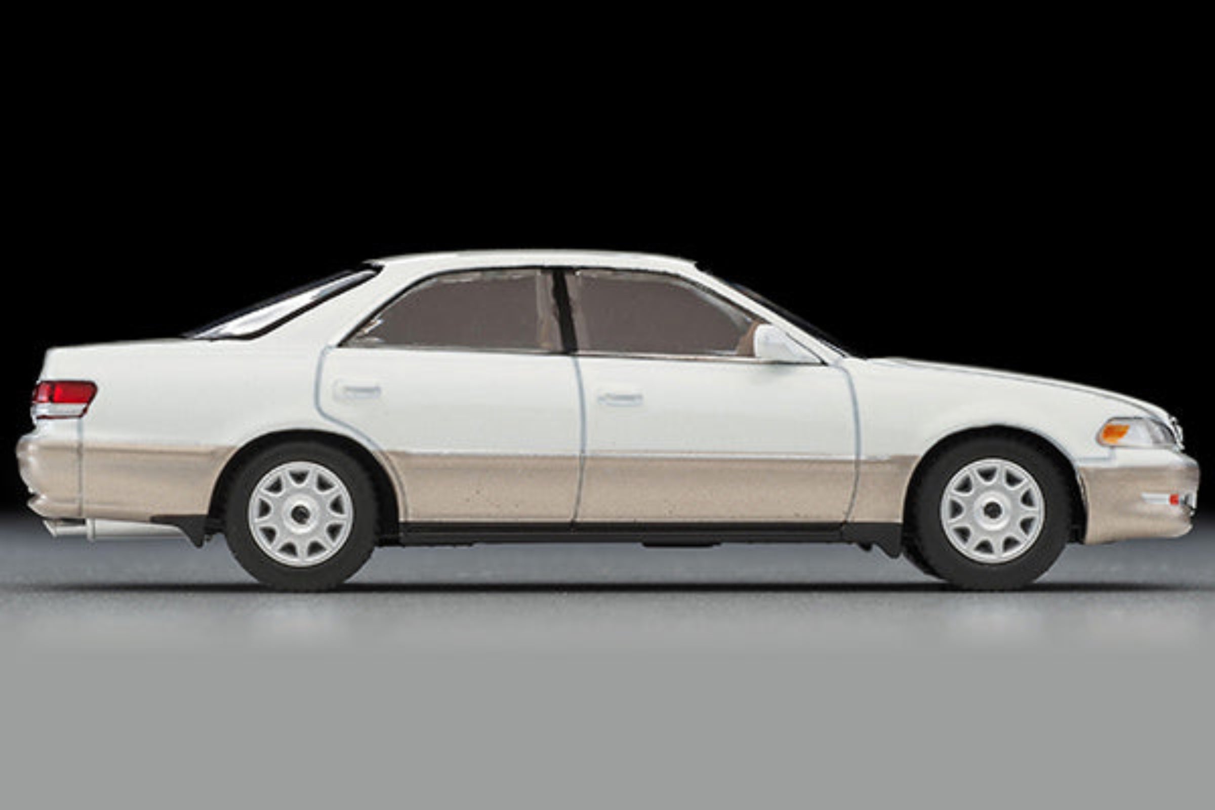 Tomytec TLVN 1:64 Toyota Mark II 2.5 Grande 1998 model (white/gold