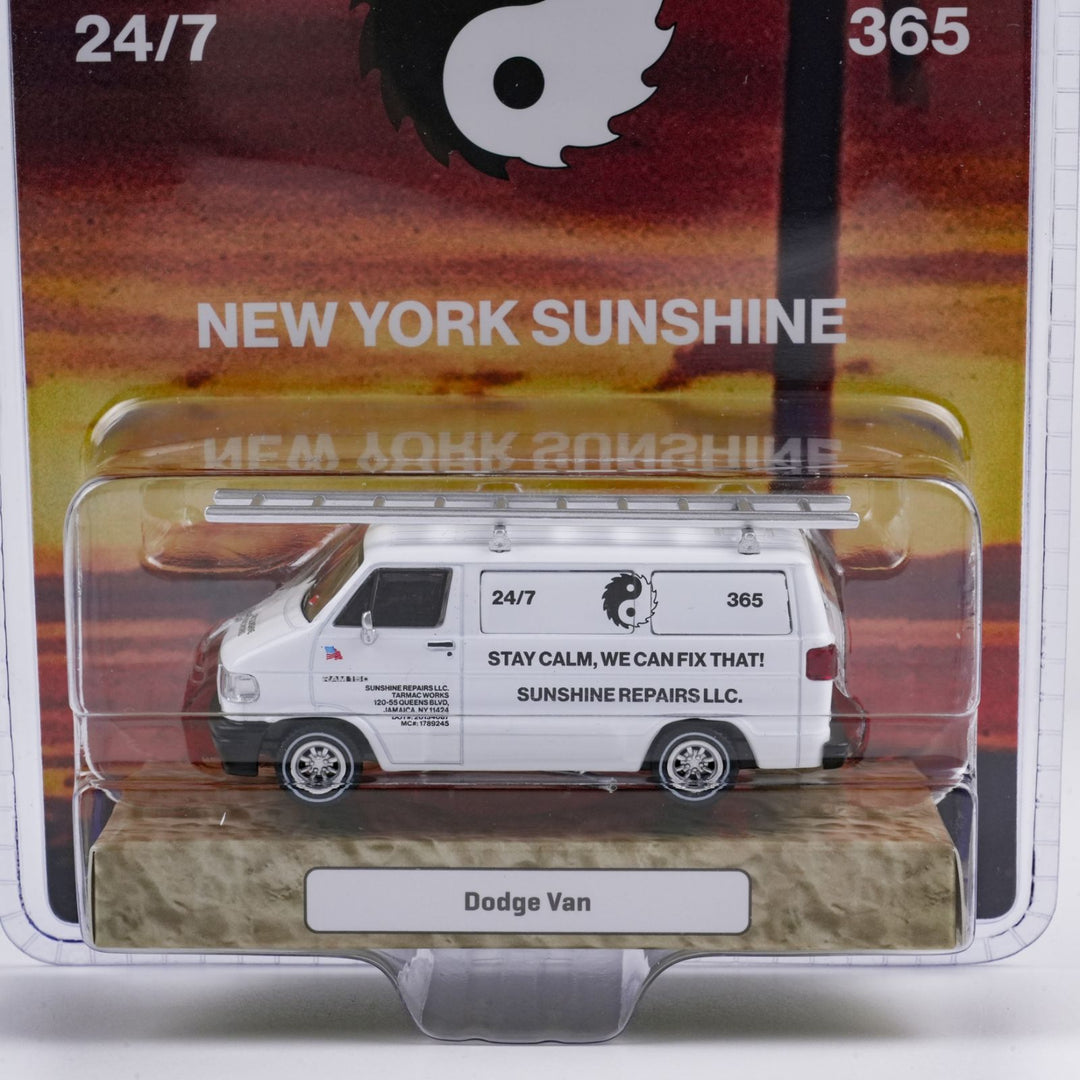 [Preorder] Tarmac Works 1:64 Dodge Van, New York Sunshine T64G-032-NYS