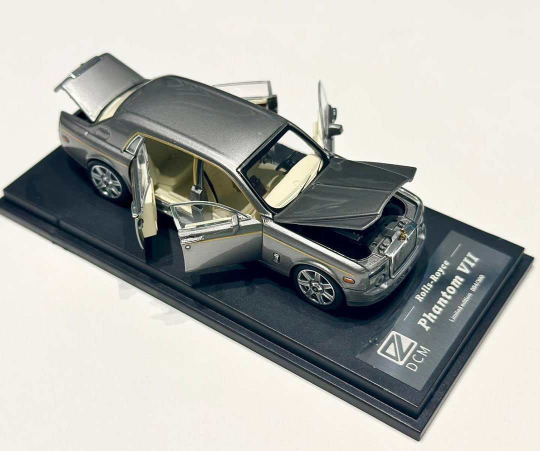 DCM 1:64 Rolls-Royce Phantom 7th Generation (3 Colours)
