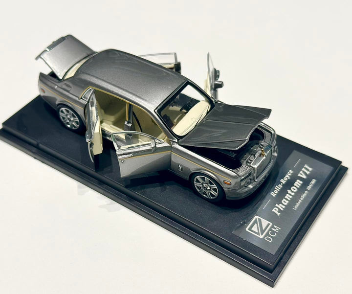 DCM 1:64 Rolls-Royce Phantom 7th Generation (3 Colours)
