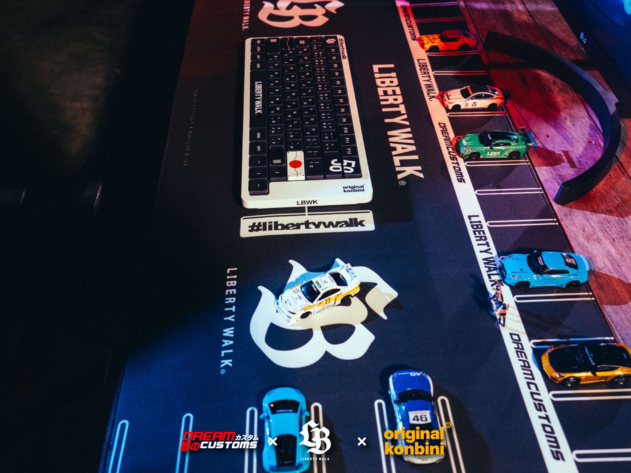 Libertywalk x Dream Customs x originalkonbini Deskpad - New York