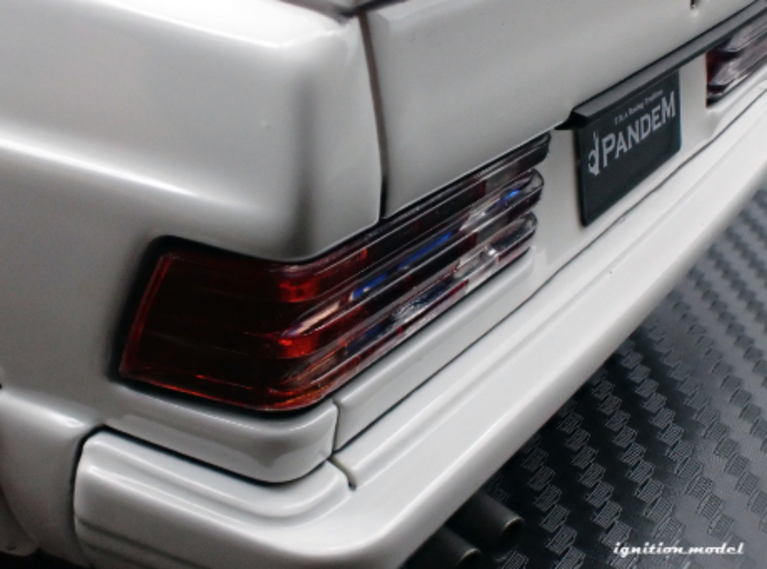 [Preorder] Ignition Model 1:18 PANDEM 190 White IG3774
