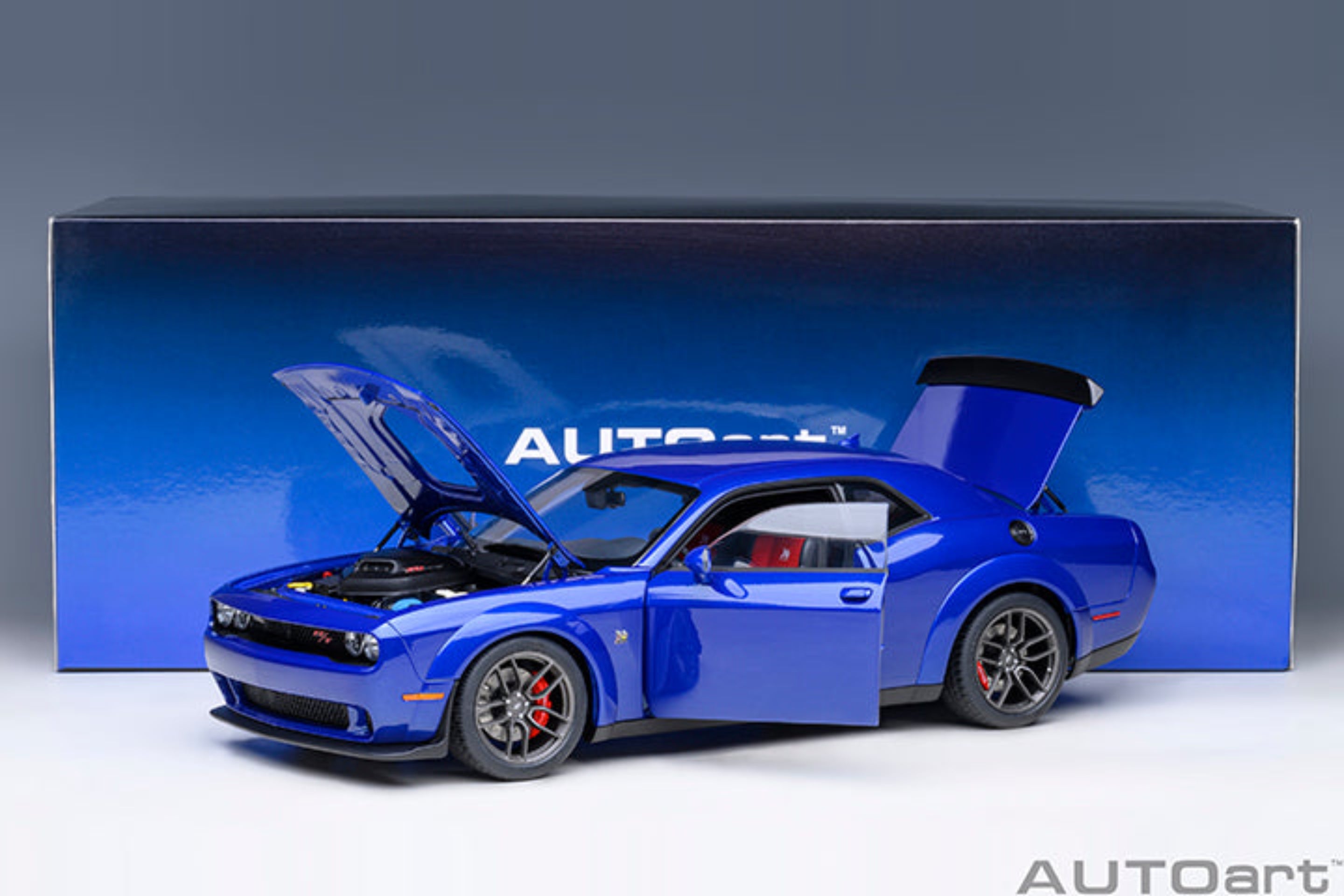 ジャンク 1/18Dodge Challenger AUTOart 1:18 Dodge Challenger RT Scat Pack 2022 - Indigo