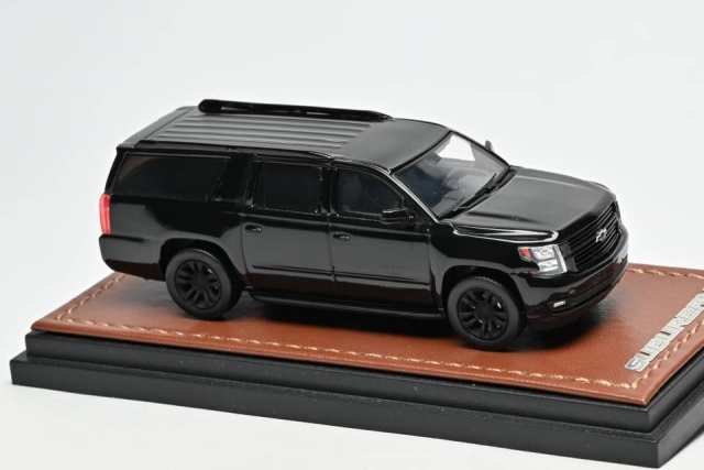 GOC 1:64 Chevrolet Suburban (2 Colours)