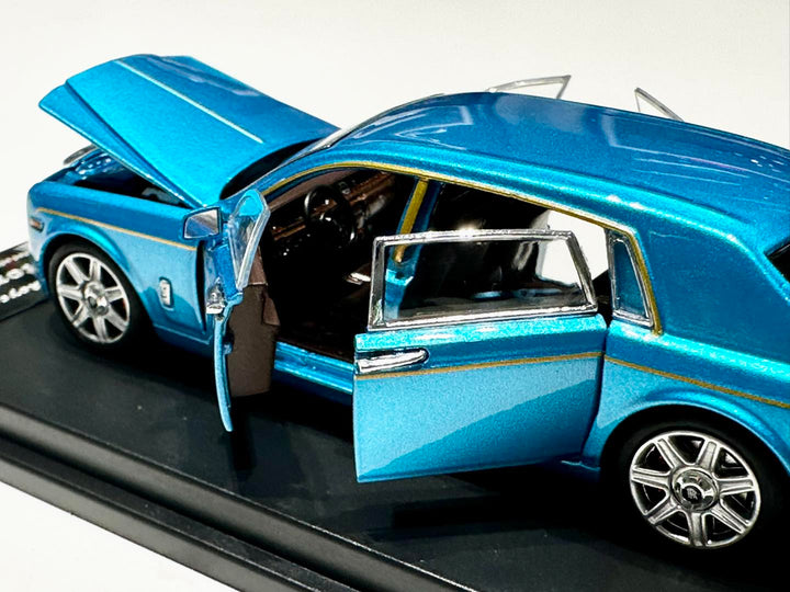 DCM 1:64 Rolls-Royce Phantom 7th Generation (3 Colours)