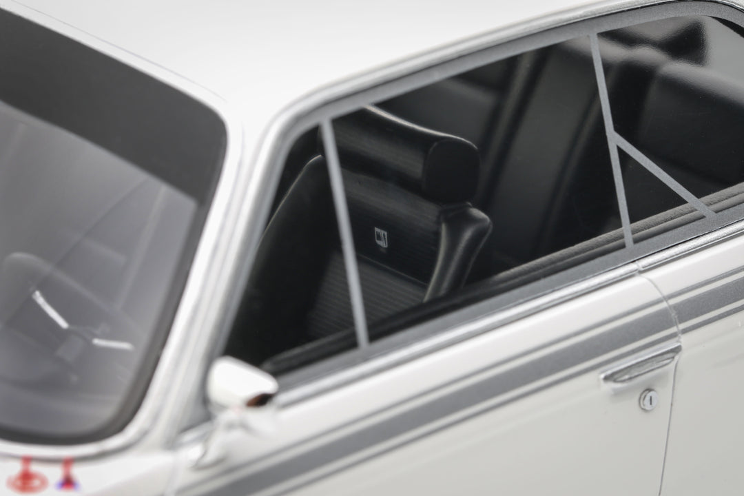 [Preorder] OttO 1:18 BMW 3.0 CSL CHAMONIX WHITE 1972 OT1145