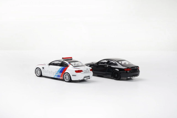 Fine model 1:64 BMW Coupe M3 E92 COUPE (2 Versions)