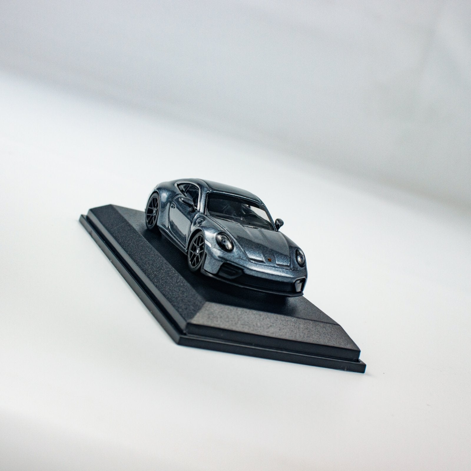 Minichamps 1:64 PORSCHE 911 (992.2) GT3 TOURING - 2025 - GREY