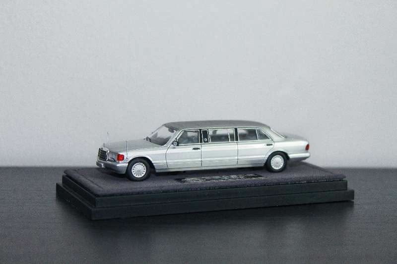 The Art of Model 1:64 Mercedes Benz S-class W126 44’ limosine Silver