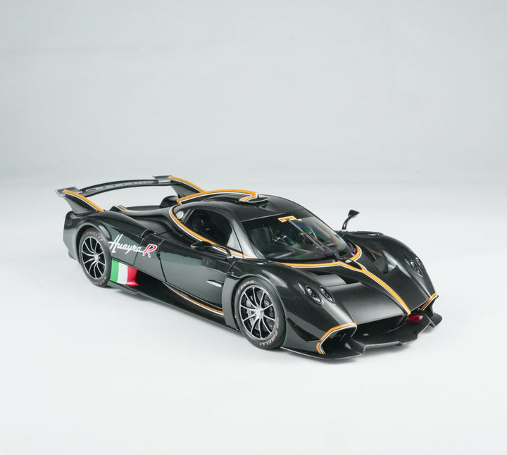 LCD 1:18 Pagani Huyara R Carbon Black LCD18012-CB