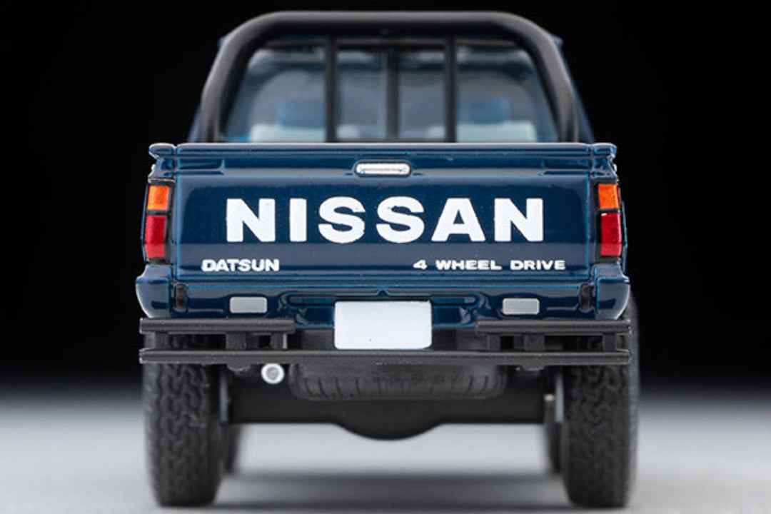 Tomytec TLVN 1:64 Nissan Truck 4X4 King Cab North American version (blue)