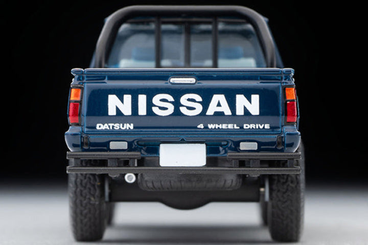Tomytec TLVN 1:64 Nissan Truck 4X4 King Cab North American version (blue)