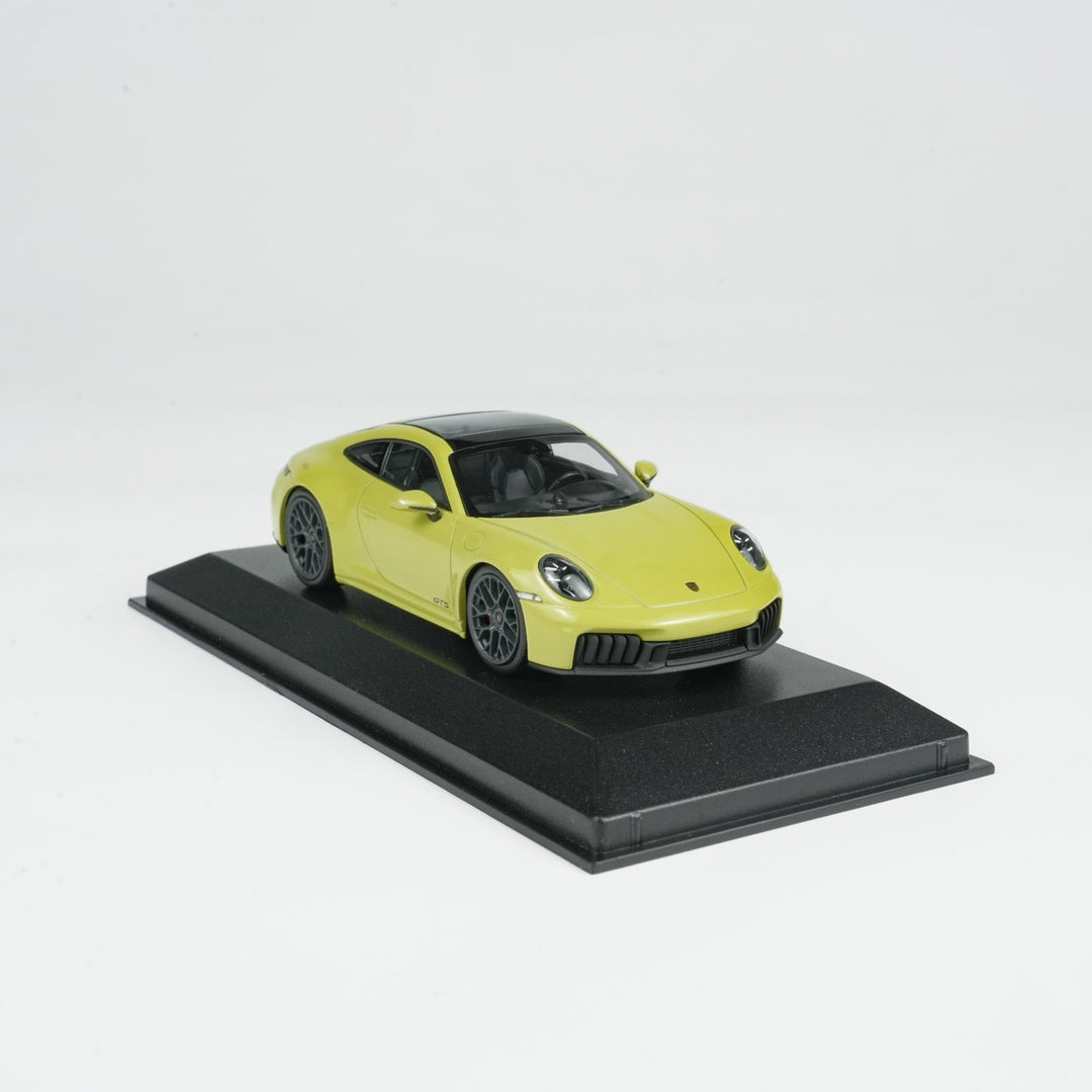 MINICHAMPS 1:43 PORSCHE 911 (992.2) CARRERA GTS 2024-YELLOW METALLIC 410064122