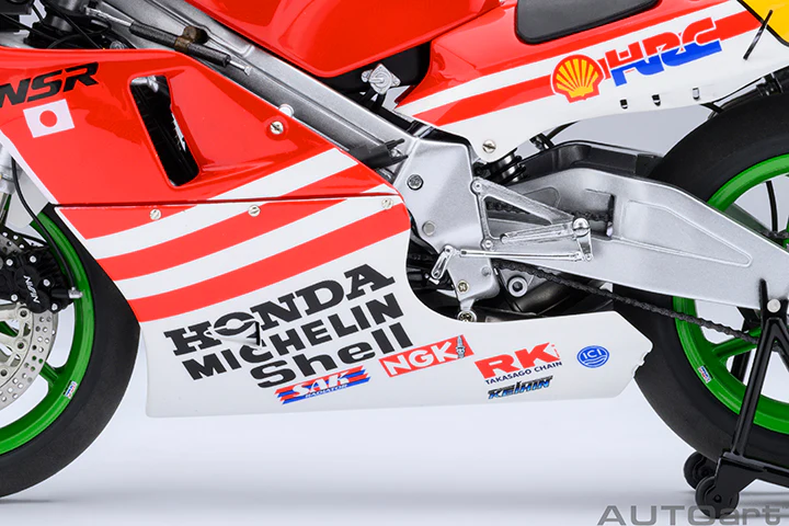 AUTOart 1:12 Honda NSR500 WGP500 #56 "Barbari Densetsu" Version 12566