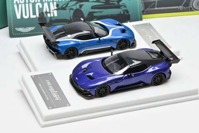 Fine works64 1:64 Aston Martin Vulcan (2 Colours)