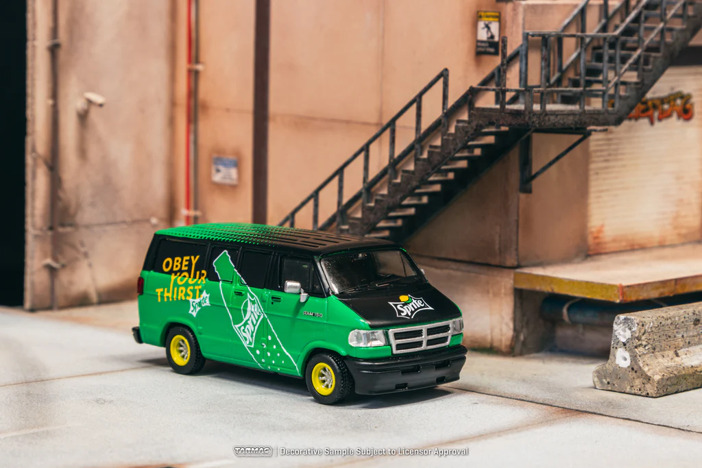肌触りがいい Tarmac Works 1:64 Dodge Van Sprite Delivery Van T64G-TL032 乗り物おもちゃ