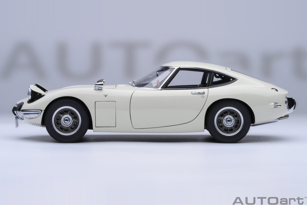 [Preorder] AUTOart 1:18 Toyota 2000GT 1967 White 79546