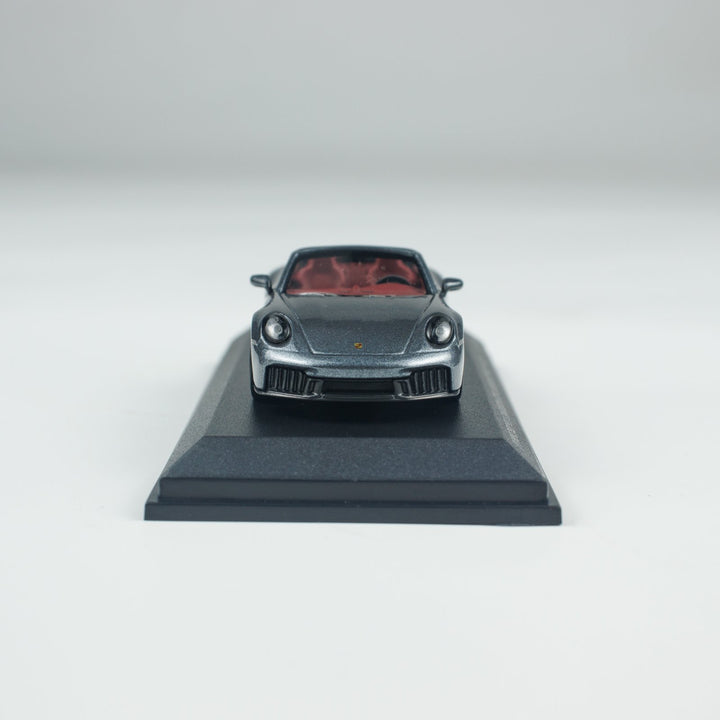 Minichamps 1:64 PORSCHE 911 (992.2) CARRERA GTS CABRIOLET CLDC 643064134