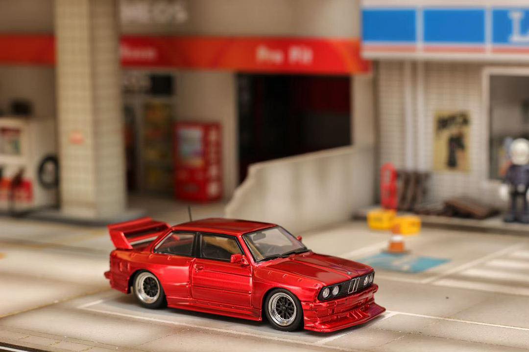 Street Weapon 1:64 BMW E30 M3 LTO Modified (3 Colours)