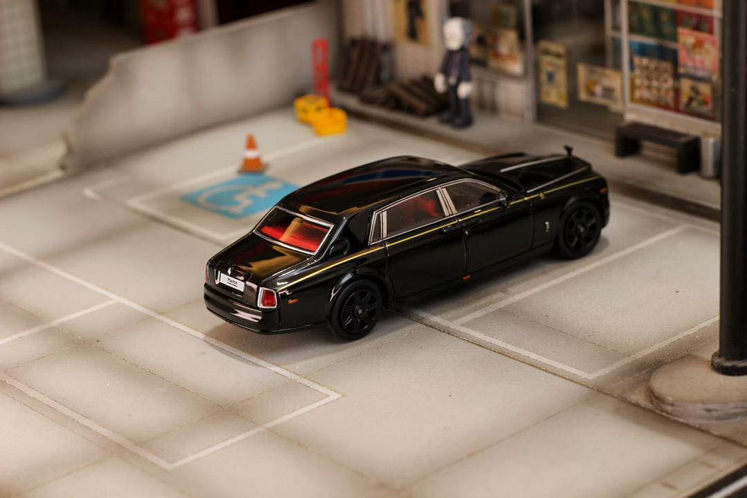Street Weapon 1:64 Rolls-Royce Phantom VII (2 Colours)