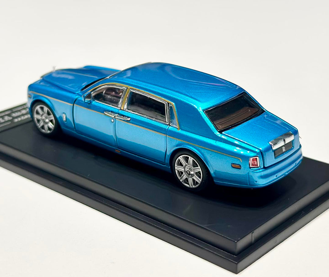 DCM 1:64 Rolls-Royce Phantom 7th Generation (3 Colours)