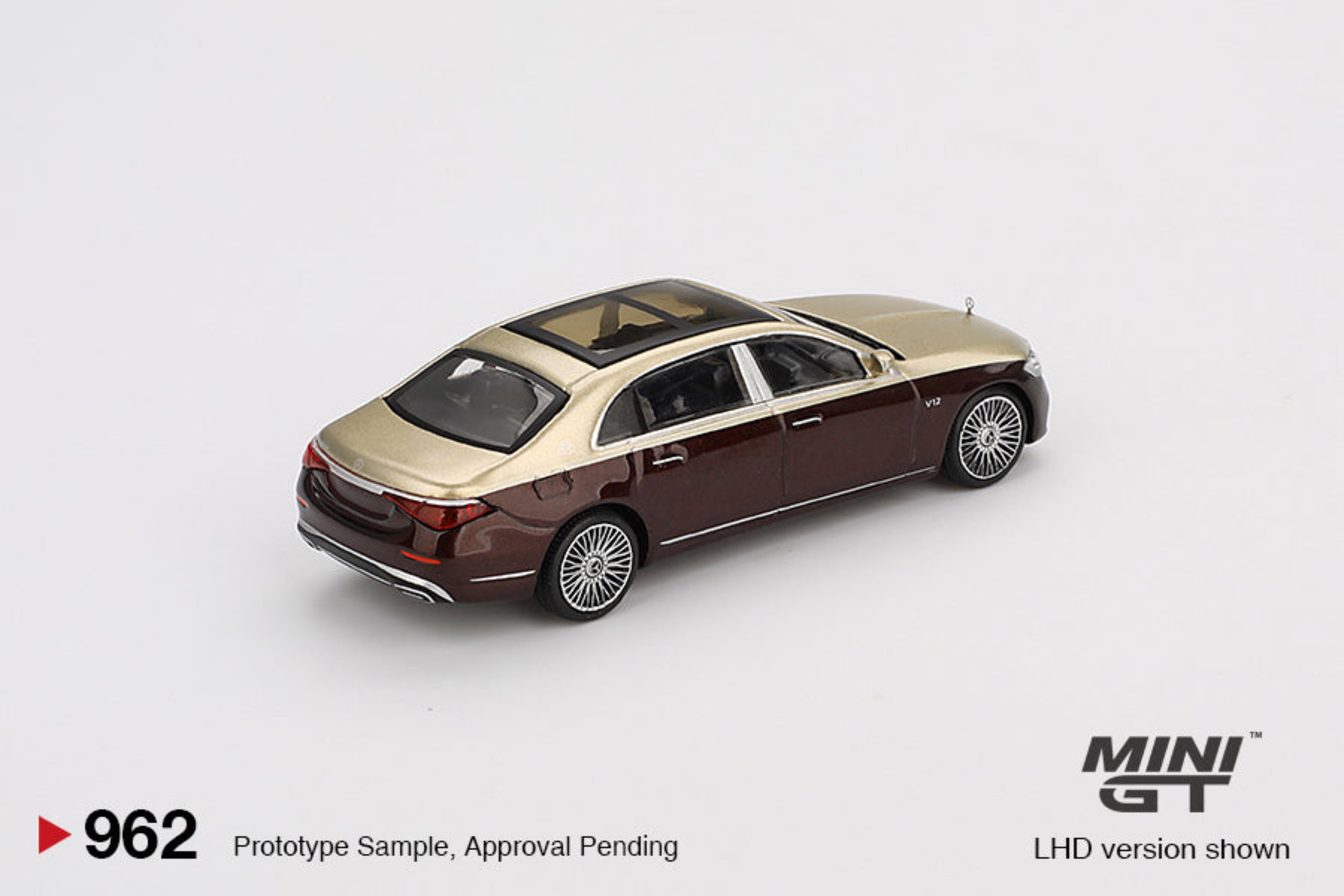 Preorder] Mini GT 1:64 Mercedes-Maybach S680 Gold / Dark Red