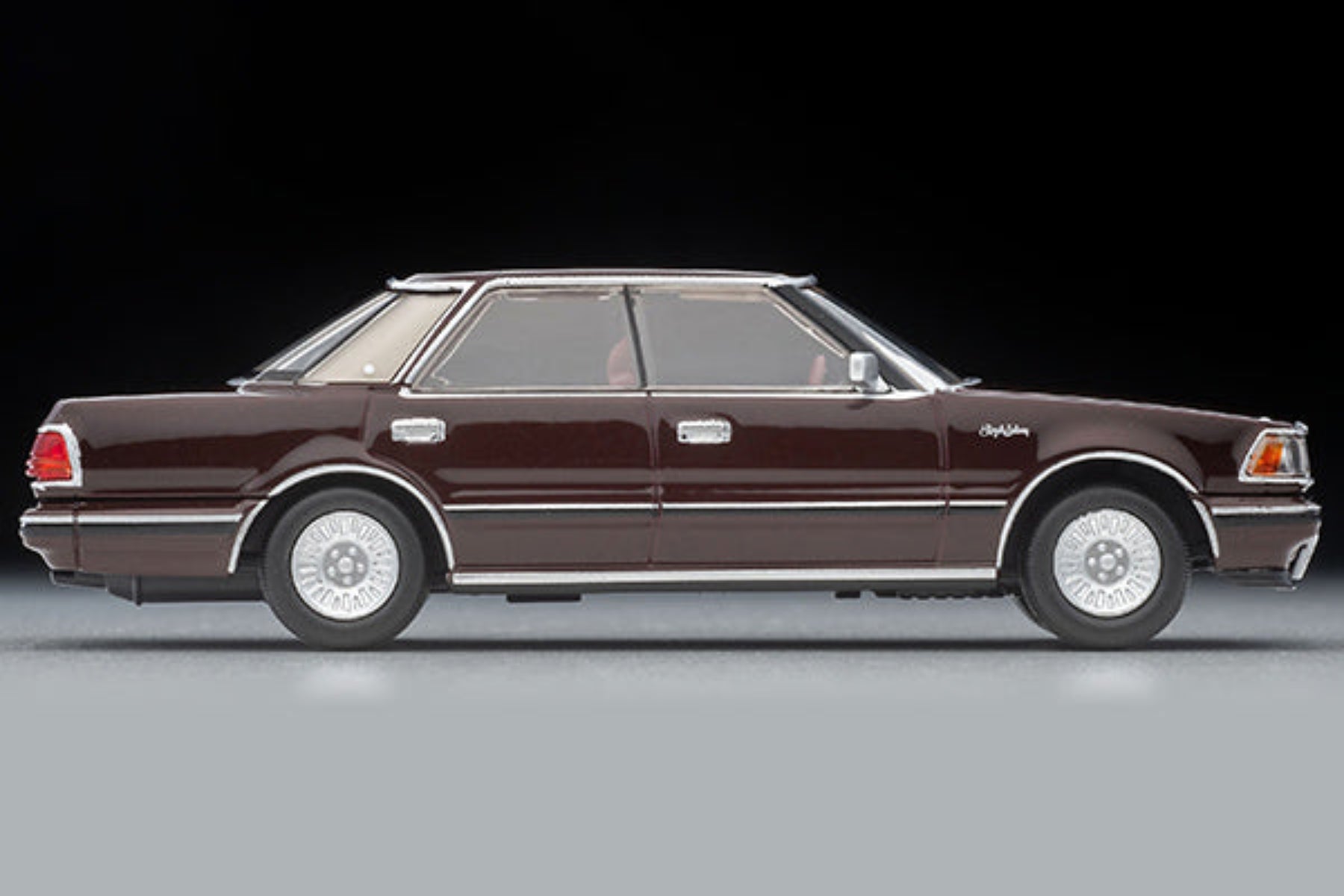 Tomytec TLVN 1:64 Toyota Crown Hardtop Supercharged Royal