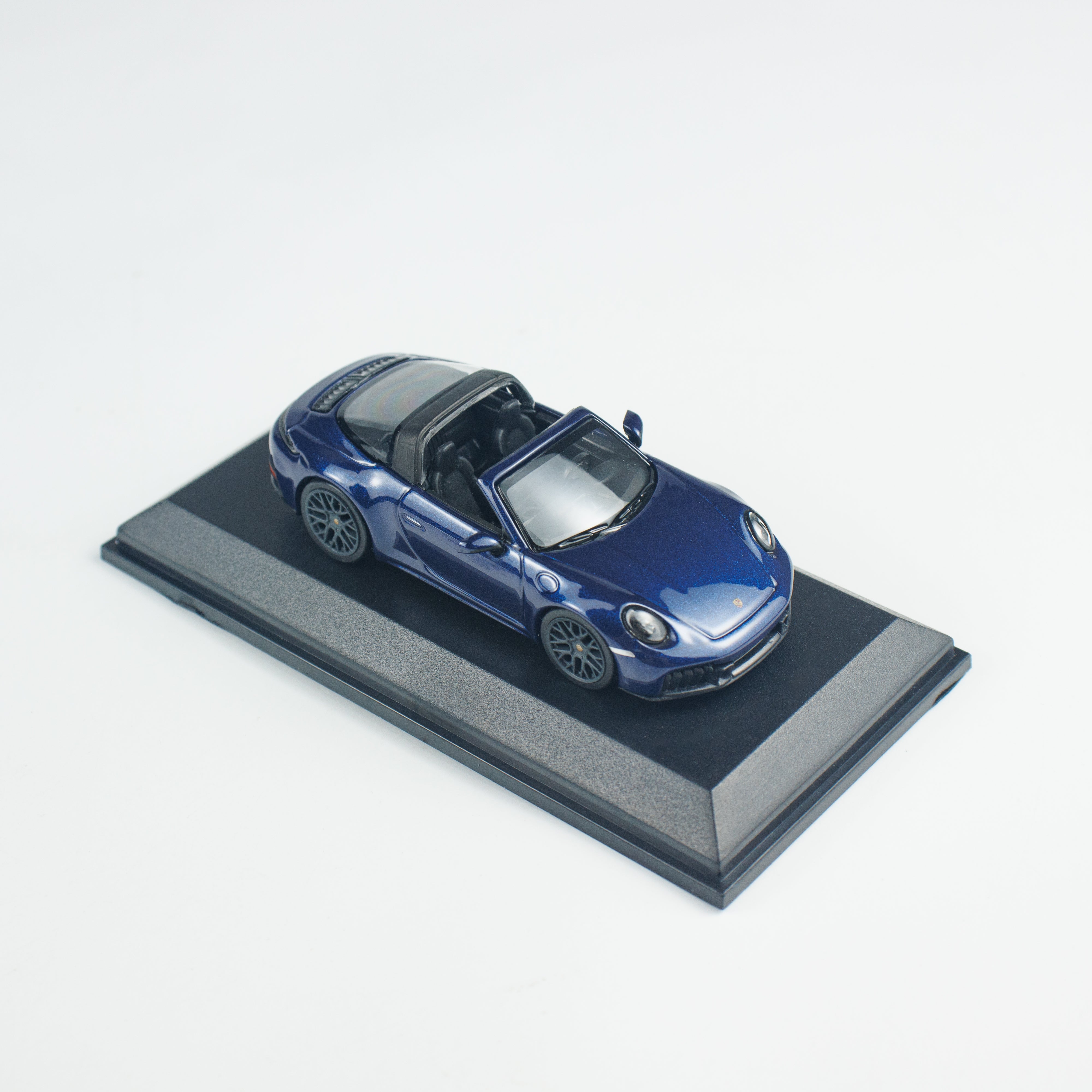 MINICHAMPS 1:64 PORSCHE 911 (992.2) TARGA 4 GTS -2025- CLDC