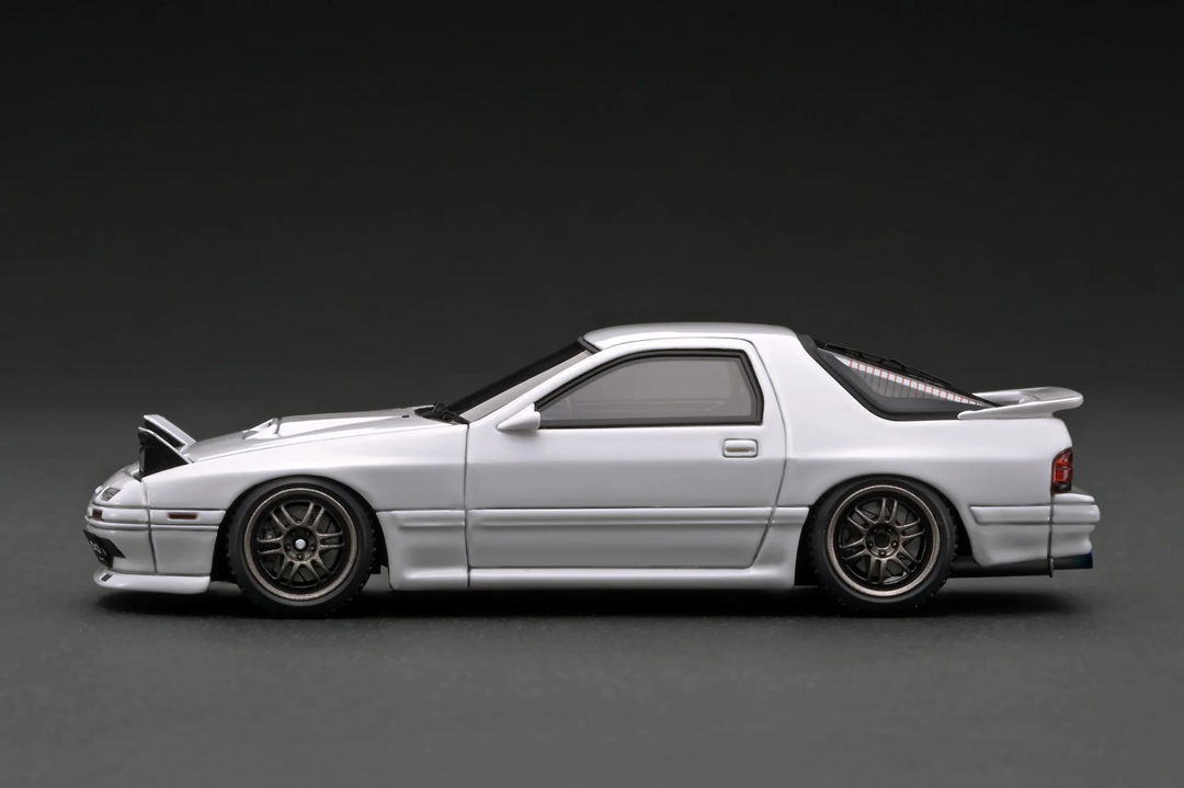 Ignition Model 1:43 Mazda Savanna RX-7 Infini (FC3S) White With 13B Engine IG2944