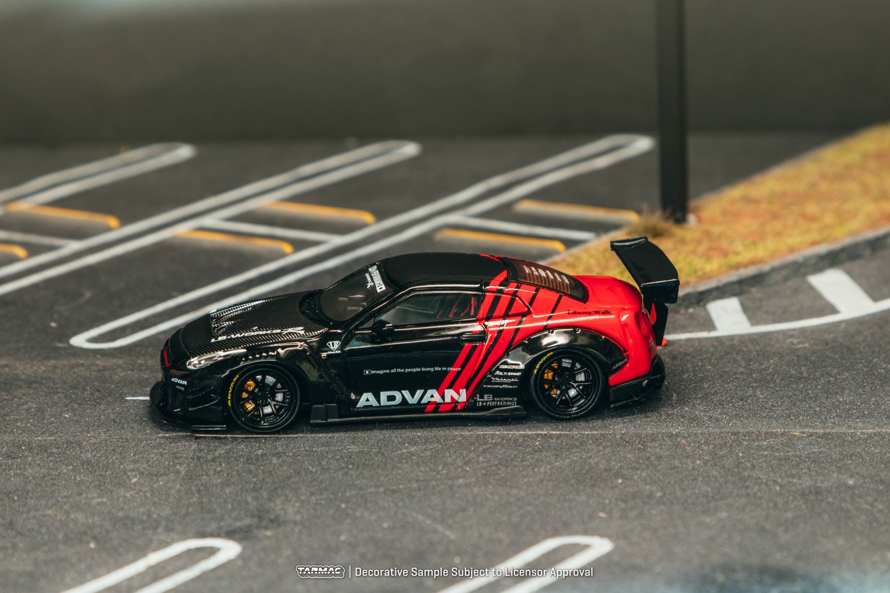 Preorder] Tarmac Works 1:64 LB Works Nissan GT-R Type 2 Advan T64
